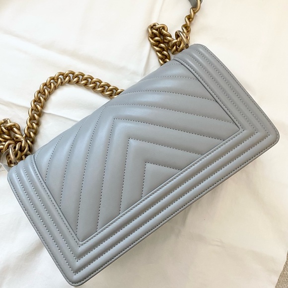 CHANEL Boy Flap Bag - Picture 3 of 9